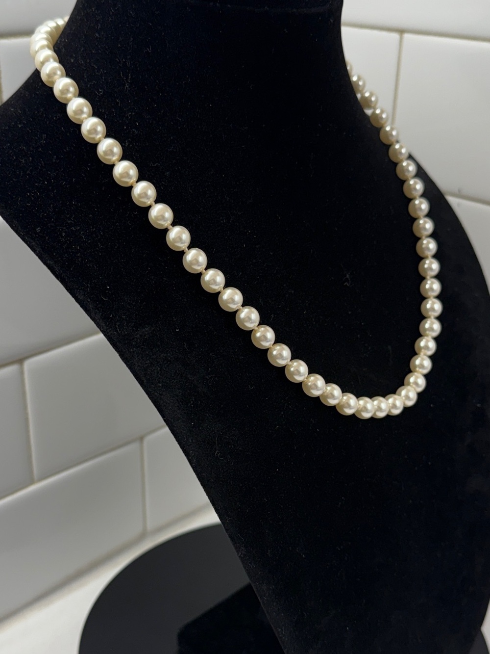 Hand Knotted Glass Pearl Necklace - Elegant Women’s Jewelry - Picture 3 of 5